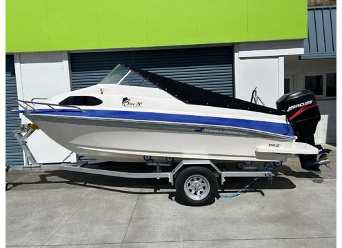 gallery image of Haines Signature 520